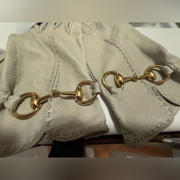Gucci White Gloves - Great used condition. Best fits XS/S glove size. - Picture 5 of 6